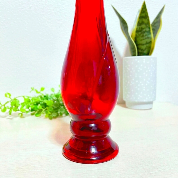 Vintage Avon Ruby Red Bud Vase - Picture 3 of 4